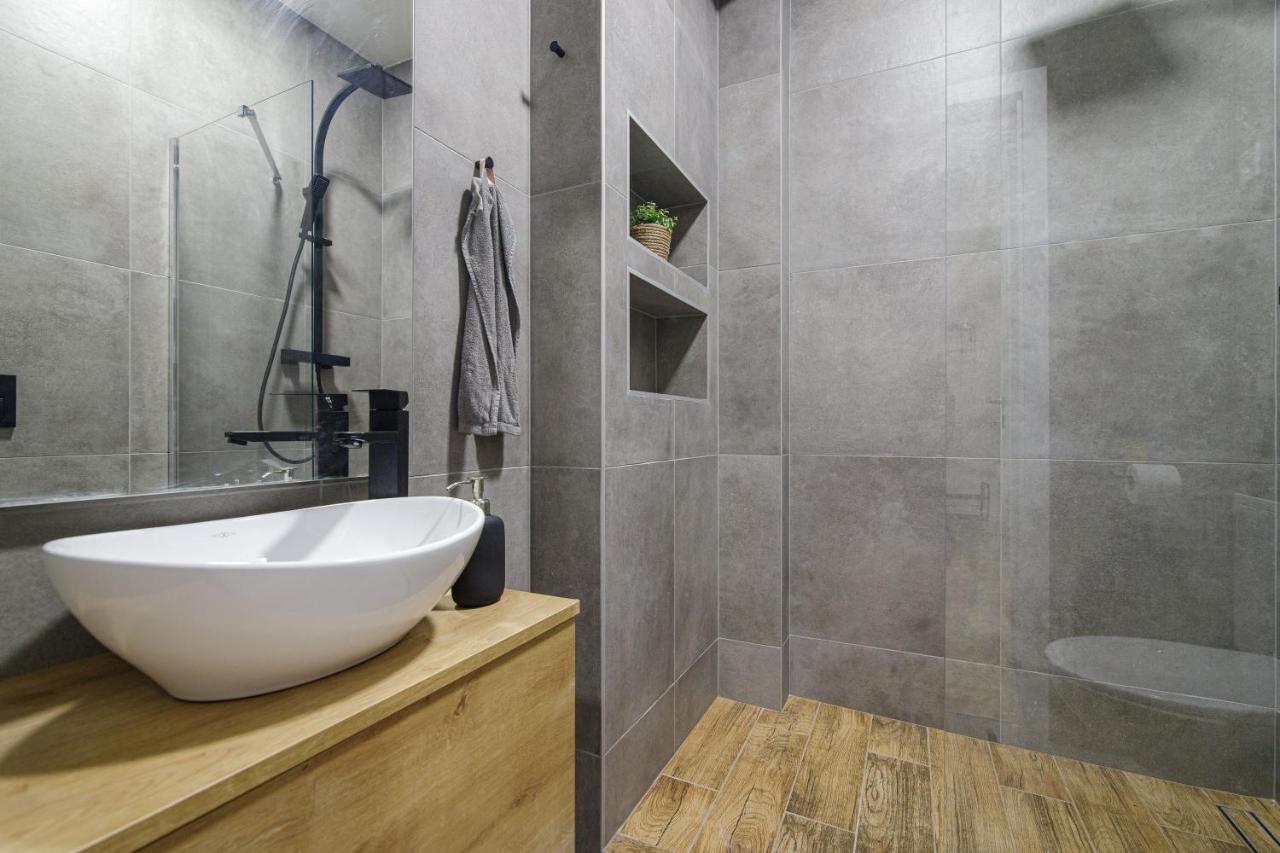 Luxury Apartments Stud - Vb Ostrava Buitenkant foto